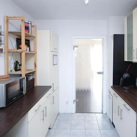 Alfa Mitte 2 City-lage Berliner Platz Balkon Netflix Kueche Wm L 2br 5 Beds 6 People L Fully Equipped Kitchen & Bathroom Apartment
