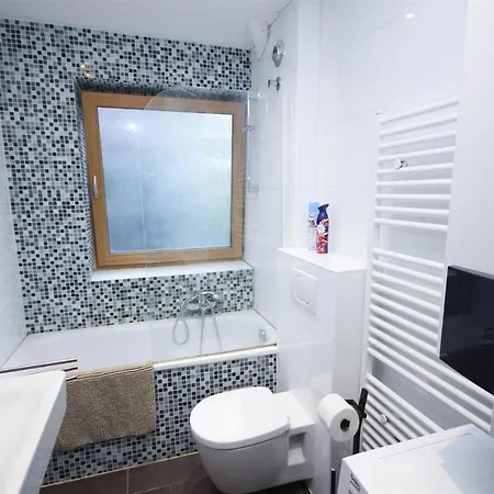 Alfa Mitte 2 City-lage Berliner Platz Balkon Netflix Kueche Wm L 2br 5 Beds 6 People L Fully Equipped Kitchen & Bathroom Apartment Stuttgart