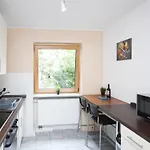 Διαμέρισμα Alfa Mitte 2 City-lage Berliner Platz Balkon Netflix Kueche Wm L 2br 5 Beds 6 People L Fully Equipped Kitchen & Bathroom Στουτγκάρδη