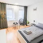 Alfa Mitte 2 City-lage Berliner Platz Balkon Netflix Kueche Wm L 2br 5 Beds 6 People L Fully Equipped Kitchen & Bathroom Διαμέρισμα Στουτγκάρδη