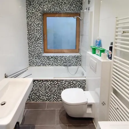 Alfa Mitte 2 City-lage Berliner Platz Balkon Netflix Kueche Wm L 2br 5 Beds 6 People L Fully Equipped Kitchen & Bathroom *