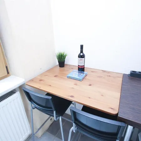 Apartment Alfa Mitte 2 City-lage Berliner Platz Balkon Netflix Kueche Wm L 2br 5 Beds 6 People L Fully Equipped Kitchen & Bathroom Stuttgart