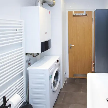 Alfa Mitte 2 City-lage Berliner Platz Balkon Netflix Kueche Wm L 2br 5 Beds 6 People L Fully Equipped Kitchen & Bathroom *