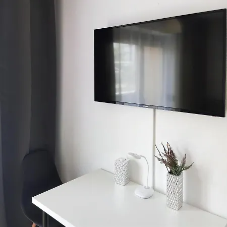 Alfa Mitte 2 City-lage Berliner Platz Balkon Netflix Kueche Wm L 2br 5 Beds 6 People L Fully Equipped Kitchen & Bathroom Apartament *