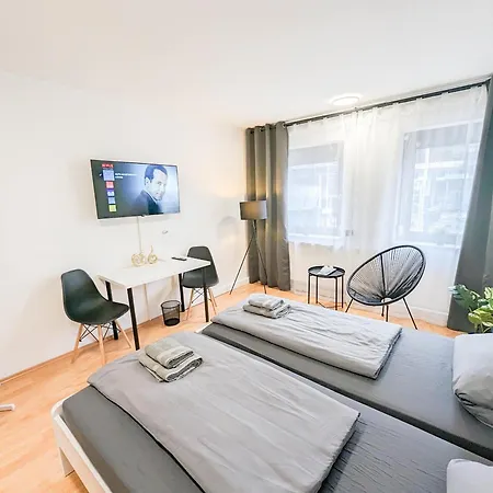 Alfa Mitte 2 City-lage Berliner Platz Balkon Netflix Kueche Wm L 2br 5 Beds 6 People L Fully Equipped Kitchen & Bathroom Apartament *