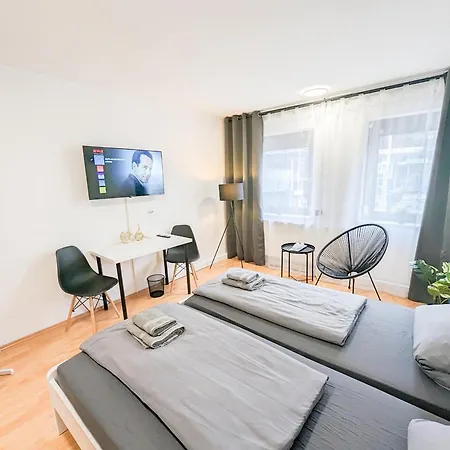 Alfa Mitte 2 City-lage Berliner Platz Balkon Netflix Kueche Wm L 2br 5 Beds 6 People L Fully Equipped Kitchen & Bathroom Apartment *