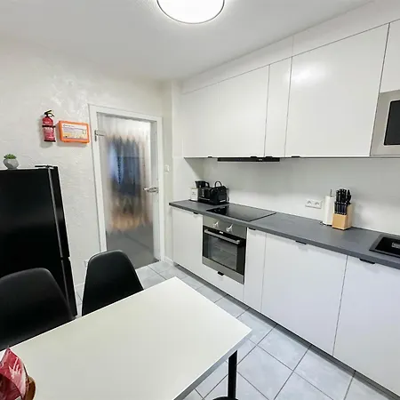 Alfa Mitte 2 City-lage Berliner Platz Balkon Netflix Kueche Wm L 2br 5 Beds 6 People L Fully Equipped Kitchen & Bathroom Stuttgart