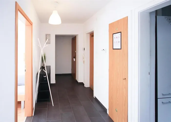 Alfa Mitte 2 City-lage Berliner Platz Balkon Netflix Kueche Wm L 2br 5 Beds 6 People L Fully Equipped Kitchen & Bathroom *