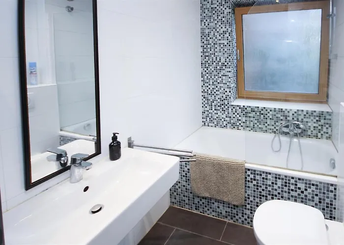 Alfa Mitte 2 City-lage Berliner Platz Balkon Netflix Kueche Wm L 2br 5 Beds 6 People L Fully Equipped Kitchen & Bathroom Stuttgart