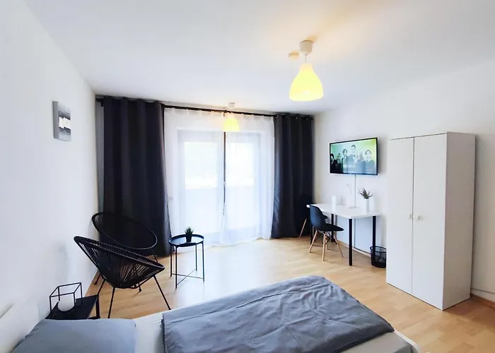 Daire Alfa Mitte 2 City-lage Berliner Platz Balkon Netflix Kueche Wm L 2br 5 Beds 6 People L Fully Equipped Kitchen & Bathroom Stuttgart