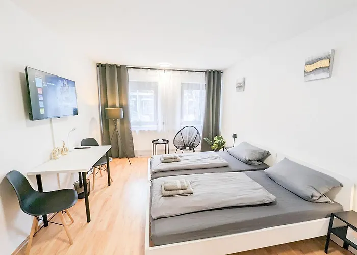 Daire Alfa Mitte 2 City-lage Berliner Platz Balkon Netflix Kueche Wm L 2br 5 Beds 6 People L Fully Equipped Kitchen & Bathroom Stuttgart