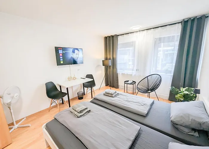 Alfa Mitte 2 City-lage Berliner Platz Balkon Netflix Kueche Wm L 2br 5 Beds 6 People L Fully Equipped Kitchen & Bathroom Daire *