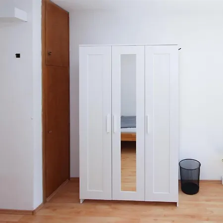 Apartamento Alfa Mitte 2 City-lage Berliner Platz Balkon Netflix Küche Wm L 2br 5 Beds 6 People L Fully Equipped Kitchen&bathroom *