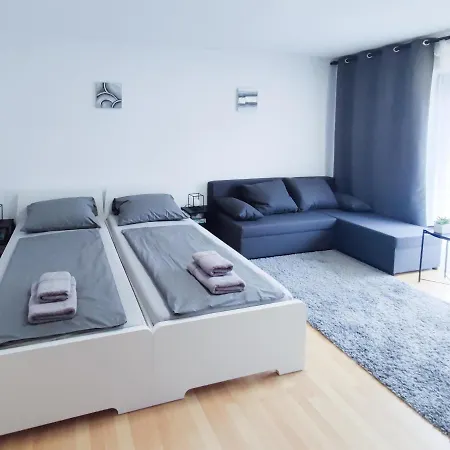 Alfa Mitte 2 City-lage Berliner Platz Balkon Netflix Küche Wm L 2br 5 Beds 6 People L Fully Equipped Kitchen&bathroom Apartamento Stuttgart